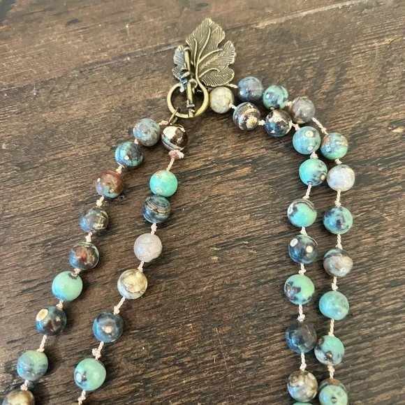 Hand Knotted Agate Necklace - Picture 2 of 5